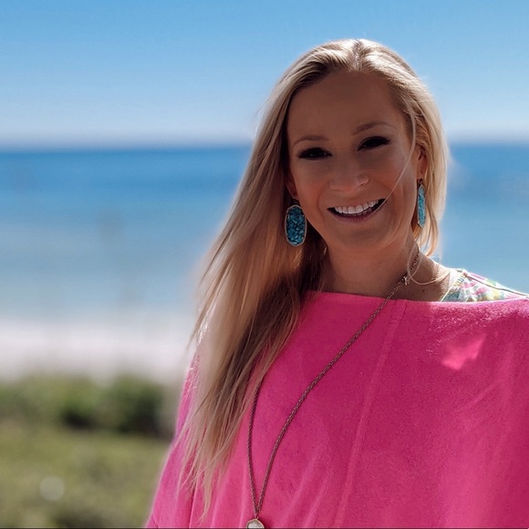 Meet your Posher, Hannah - Picture 1 of 1